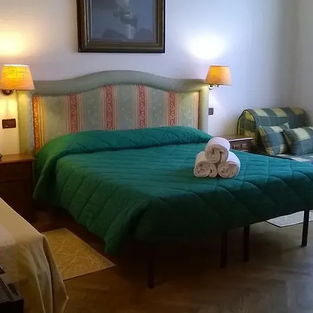 Ely Hotel 2*