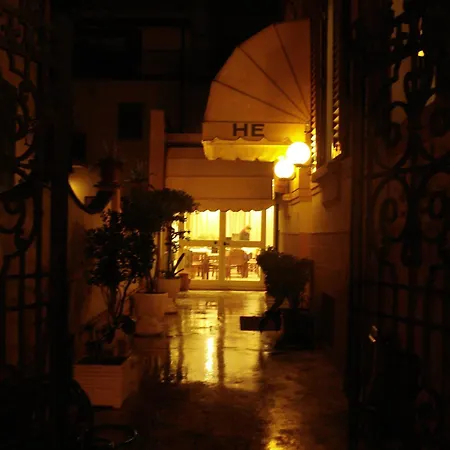 Hotel Ely 2*